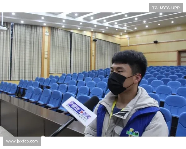 波斯特中场面对采访一脸懵懂表示不明白为何自己会在这里接受采访 波斯特中场面对采访一脸懵懂表示不明白为何自己会在这里接受采访